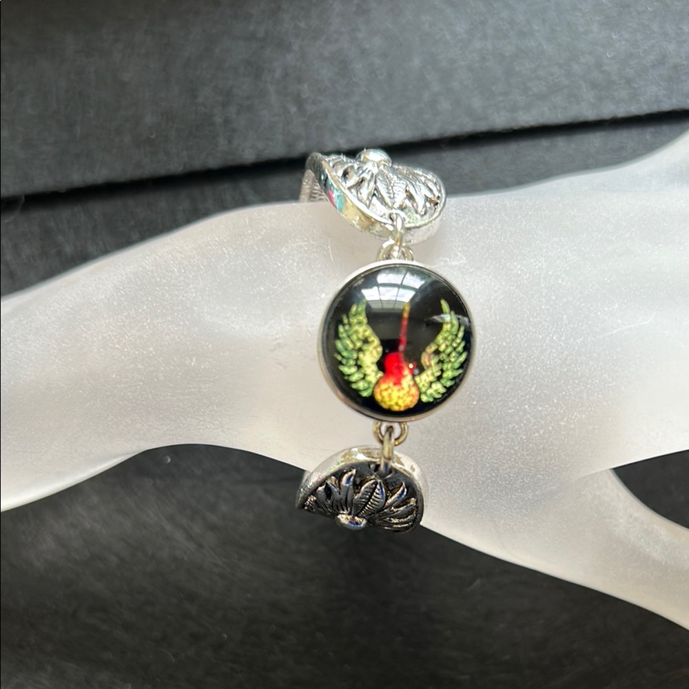 Elegant Silver Bracelet with Colorful Accents who loves music 18mm snap button.